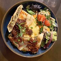 Hausgemachte Maultaschen mit Kartoffelsalat   at Super Jami Kitchen in Stuttgart