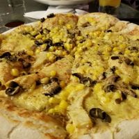 vegan pizza at Oliva Pizzeria in Santiago