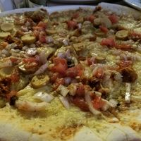 vegan pizza at Oliva Pizzeria in Santiago