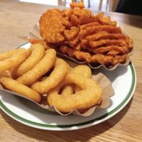 Onions rings and sweets potato chips at Swing Kitchen - Schottenfeldgasse in Vienna