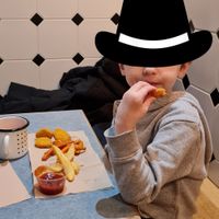 First choice of our elder son: Golden Nuggets with sweet fries. at Swing Kitchen - Schottenfeldgasse in Vienna