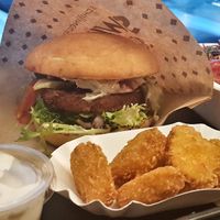 Green Heart Burger, Garden Salad and Meat like Nuggets at Swing Kitchen - Schottenfeldgasse in Vienna