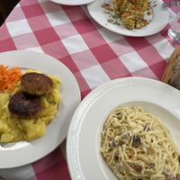 Front: potato salad, oat patties, carbonara; Back: Mac’n’Cheese  at Kaiserhuettn in Bonn