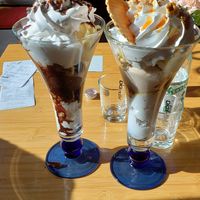 Schokolade und Nuss Eisbecher at Sol in Konstanz