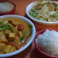 tofu in coconut sauce, noodles at Dara Thai Express in Page