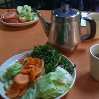 cheap tea & salad bar that's included in the price at Dara Thai Express in Page