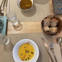 Crema de calabaza y lentejas estofadas   at Punto Vegano in Madrid