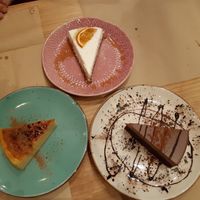 Cakes at Punto Vegano in Madrid