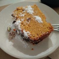 ginger cake at Punto Vegano in Madrid