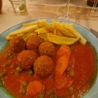 Albóndigas quinoa at Punto Vegano in Madrid