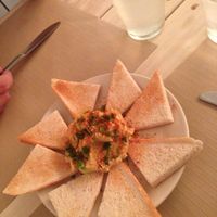 Hummus starter at Punto Vegano in Madrid