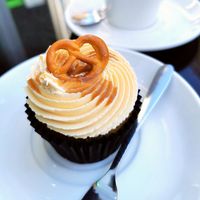 Salted caramel cupcake at Vegan Antics in Gravesend