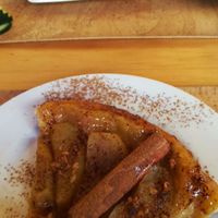 Bolo de maça at Pe d'Arroz in Matosinhos