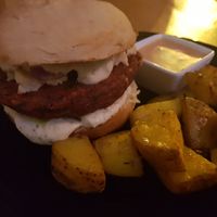 House burger (veggie pattie) at Lata de Zinc in Oviedo