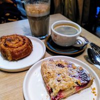 Crumble + Cinnamon Roll + Chai Latte (all vegan) at Le Pain Quotidien - Charonne in Paris