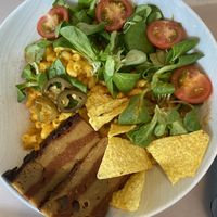 Ok, ok… usually I don’t even stop to take pictures because I can’t wait to eat their delicacies; so this is not in menu as I’m writing, it’s last year’s “Mac’n’ch at Lokal Vegan Bistro in Warsaw