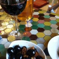 Wine & olives at VIVA in Madrid