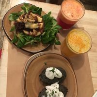Fresh juices & starters at VIVA in Madrid