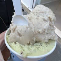 Anima nera(banana and black garlic) , kiwi  at Ciacco Gelato Senz'altro in Milan