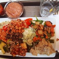 Vegane Bufett-Auswahl at Smart Green Corner in Bordeaux