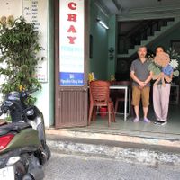 Chú chủ quán nè at Thien Phu in Hue