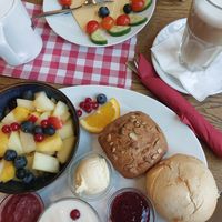 Vegan & Glücklich Frühstück at Schweizer Milchhauschen in Bad Nauheim