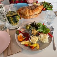 Breakfast „Velicious Spezial“ at Velicious in Berlin