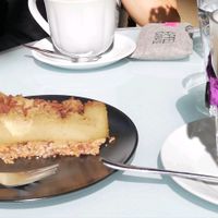 "Geschmacksorgasmus" Avocado Schoko Cashew  at Velicious in Berlin