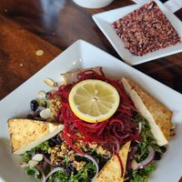 Kale quinoa salad with tofu and yellow curry at H.O.P.E. in Studio City