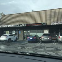 Outside - easy parking at H.O.P.E. in Studio City