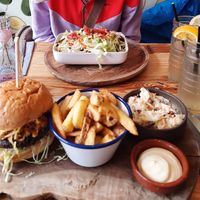 Alpenburger en kapselon at Bindicafe in Amersfoort