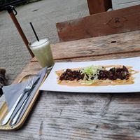 Gerookte bietjes met cashewkaas at Bindicafe in Amersfoort