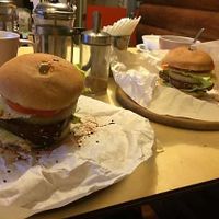 Tofu pineapple burgers at Veggie Bro in Vladimir
