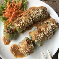 Fresh spring rolls at La Carotte Qui Rit in Koh Tao