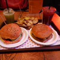 burger and potatoes with fresh juice  at Veg & Veg in Florence