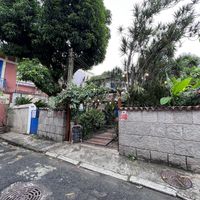 Para achar a casa, à direita no fim do beco  at Vegan Vegan in Rio De Janeiro