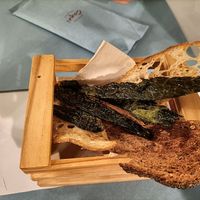 Chips di cavolo nero e di pane at Pizzeria Capri in Jesolo