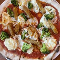 Pizza des Tages (Schnitzel Brokkoli)  at Vistro in Hamburg