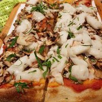 BEST VEGAN pizza in Bangkok
Yummy crunchy crust delishes toppings and amazing vegan melting mozzarella at Pizza Pala Romana in Bangkok