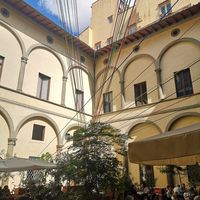 Lovely courtyard at Quinoa in Florence