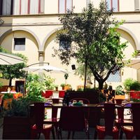 Courtyard area at Quinoa in Florence