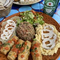 “Tapete voador” com falafel turco  at Istanbul in Paraty