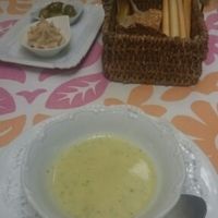 appetiser (beanspread and homemade bread) & amuse gueule (broccoli coconut cream soup) at Kaufmann Kaufmann in Villach