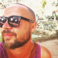 Harmen  at Tinh Tam Quan - Buddha Belly in Cat Ba