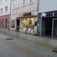 13.01.26: Hat geschlossen. Es befindet sich ein anderes Lokal hier und es gibt keine vegan ausgezeichneten Speisen mehr at Shirin in Gottingen