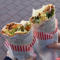 Chee Köfte Wrap mit Aubergine at Komagene in Furth