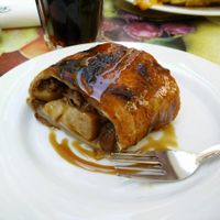 Vegan Apple Strudel at Vegetalia - Gotico in Barcelona
