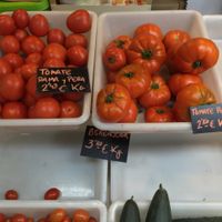 fresh organic produce and vegan products at La Caracola in Malaga