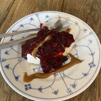 Vegan cheesecake with forest fruits and caramel  at Burgerlijk in Maastricht
