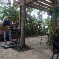 live music and outdoor seating at Cafe Verde in New Smyrna Beach